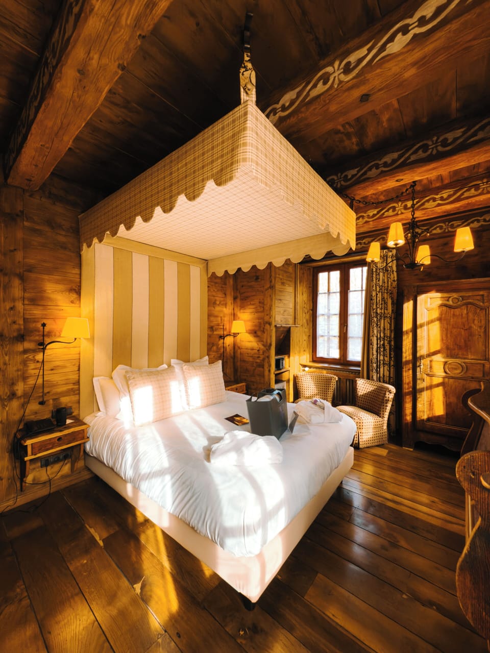 Classic Room (Alsacienne) | Premium bedding, minibar, in-room safe, desk