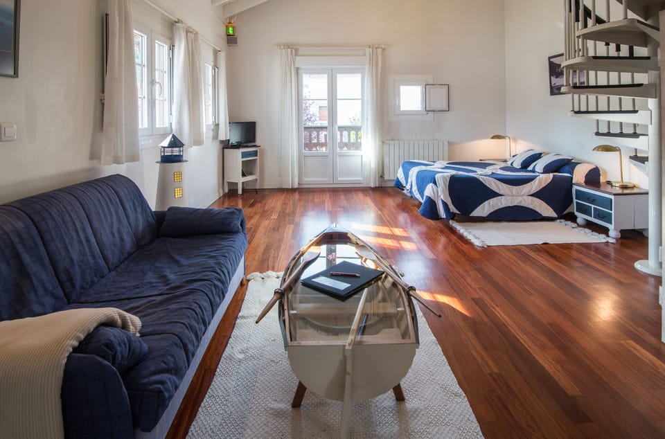 Double or Twin Room, Mountain View | Premium bedding, in-room safe, cribs (free), WiFi (free)