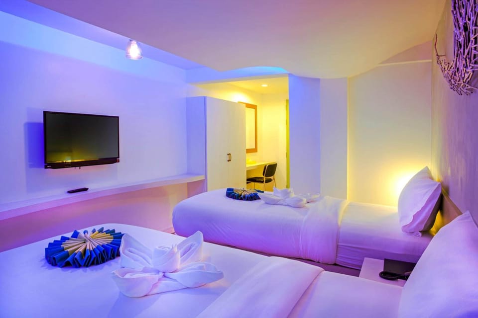 In-room safe, free WiFi, bed sheets