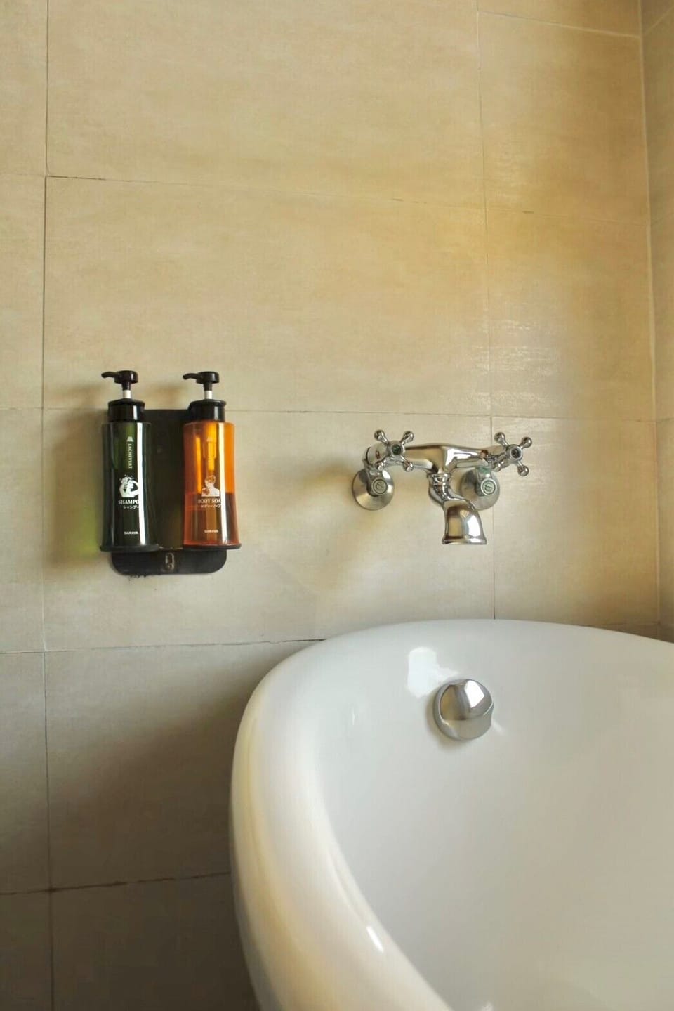 Comfort Double Room | Bathroom | Free toiletries, hair dryer, slippers, towels