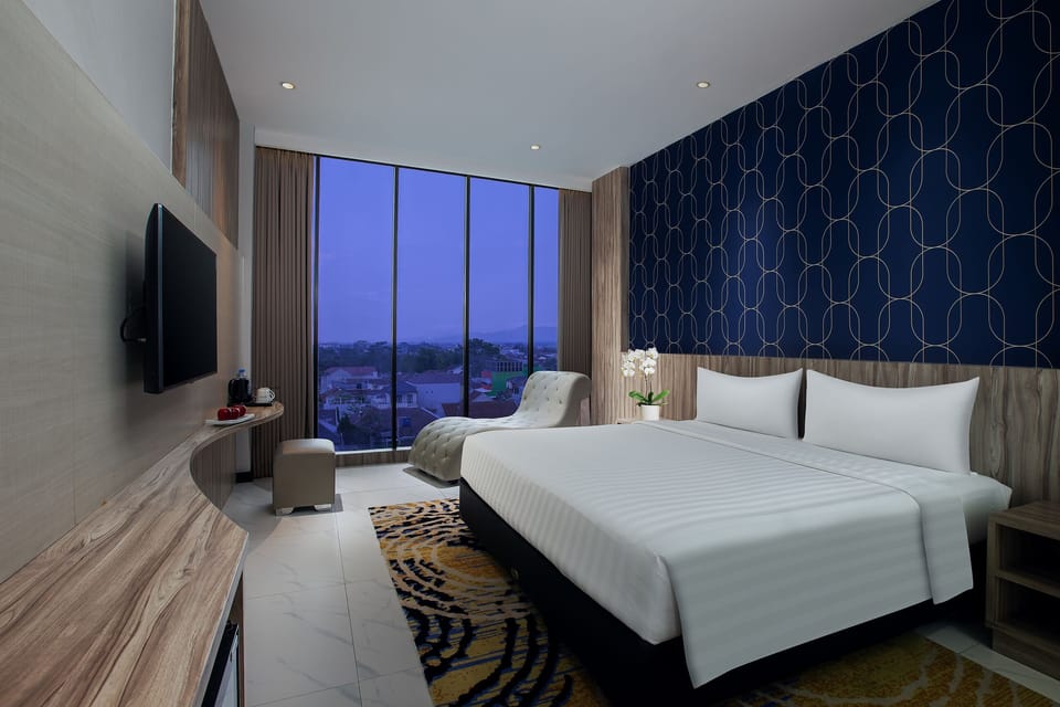 Deluxe | In-room safe, desk, soundproofing, free WiFi
