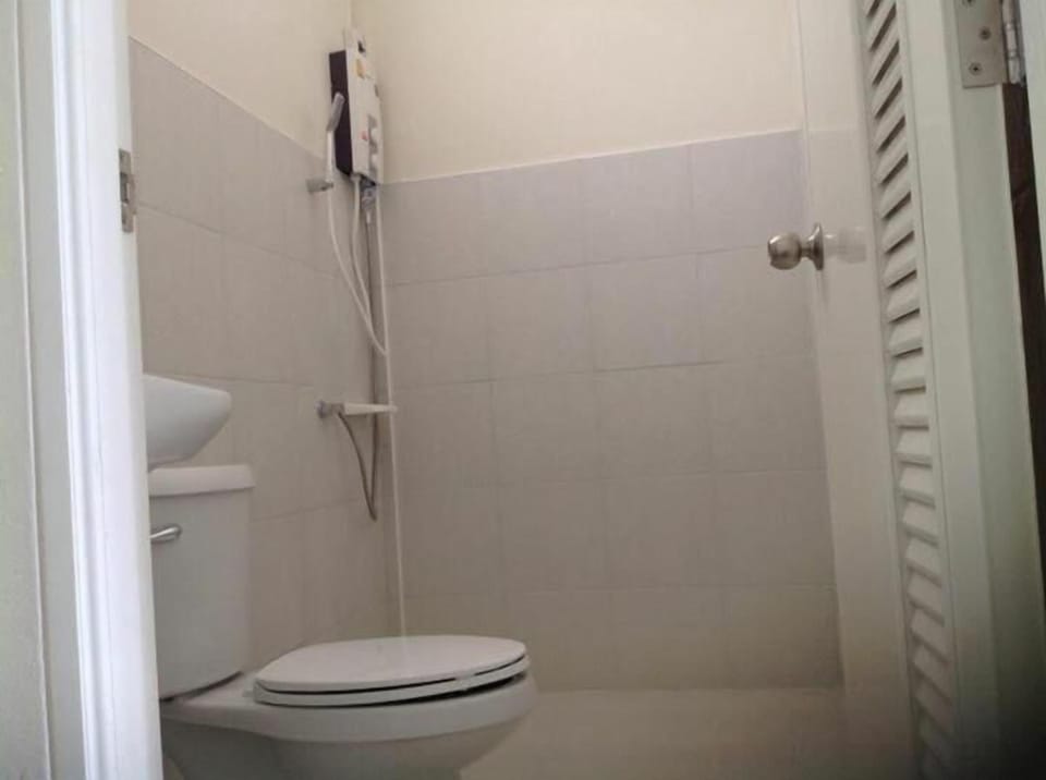 Shower, towels