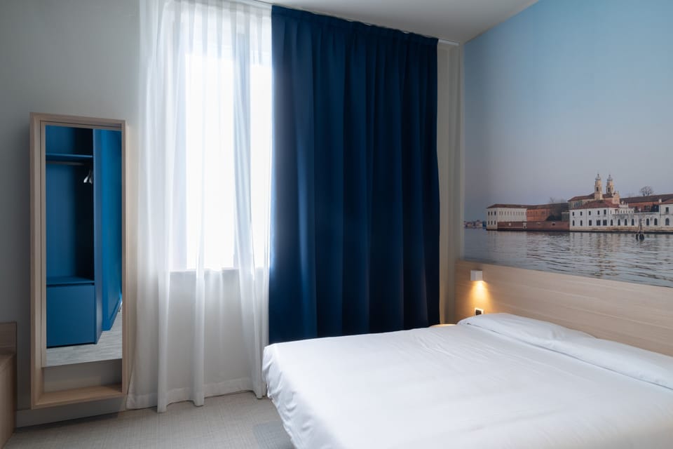 Superior Double Room | Desk, iron/ironing board, free cribs/infant beds, free WiFi