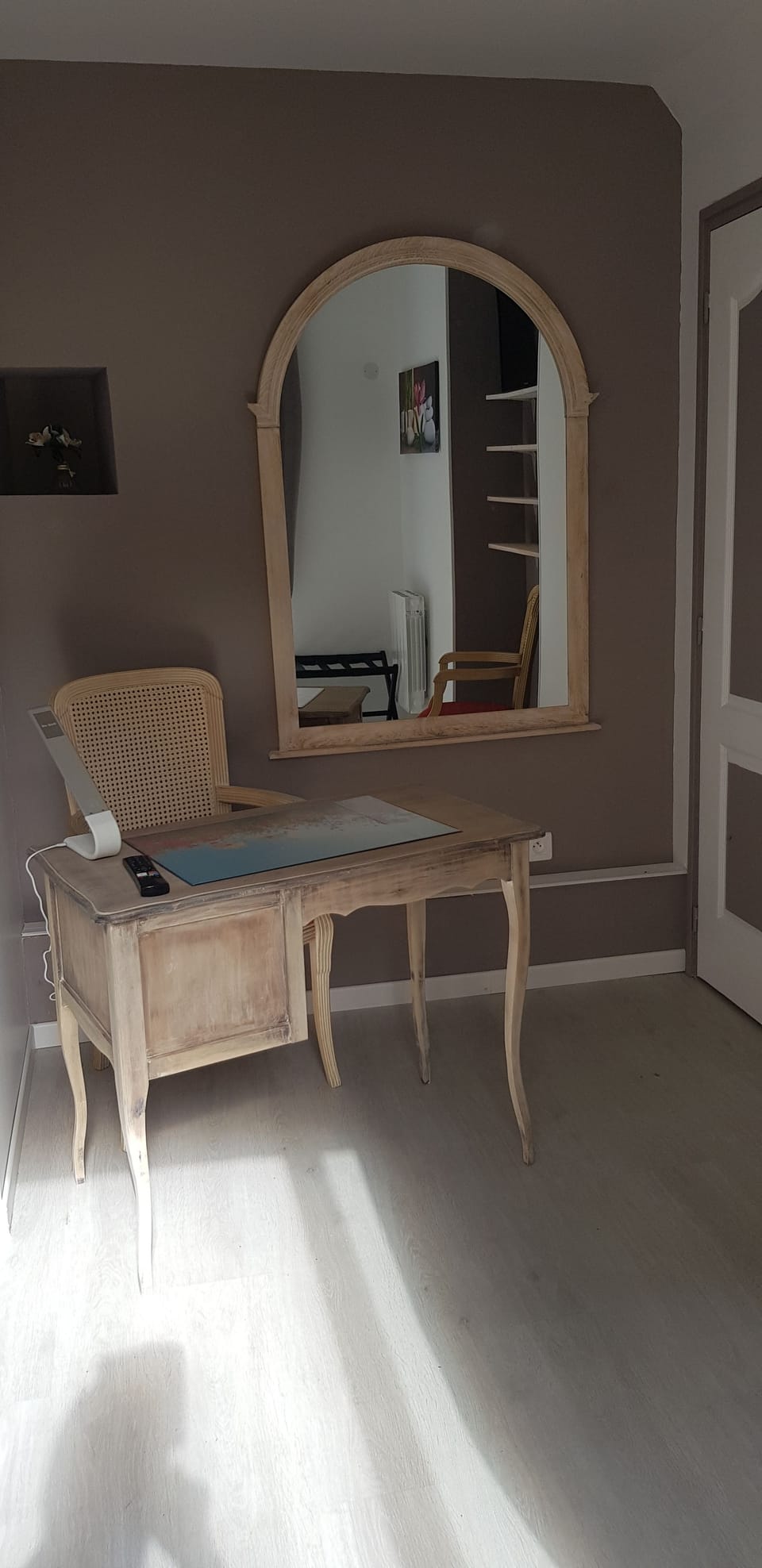 Single Room | Living area