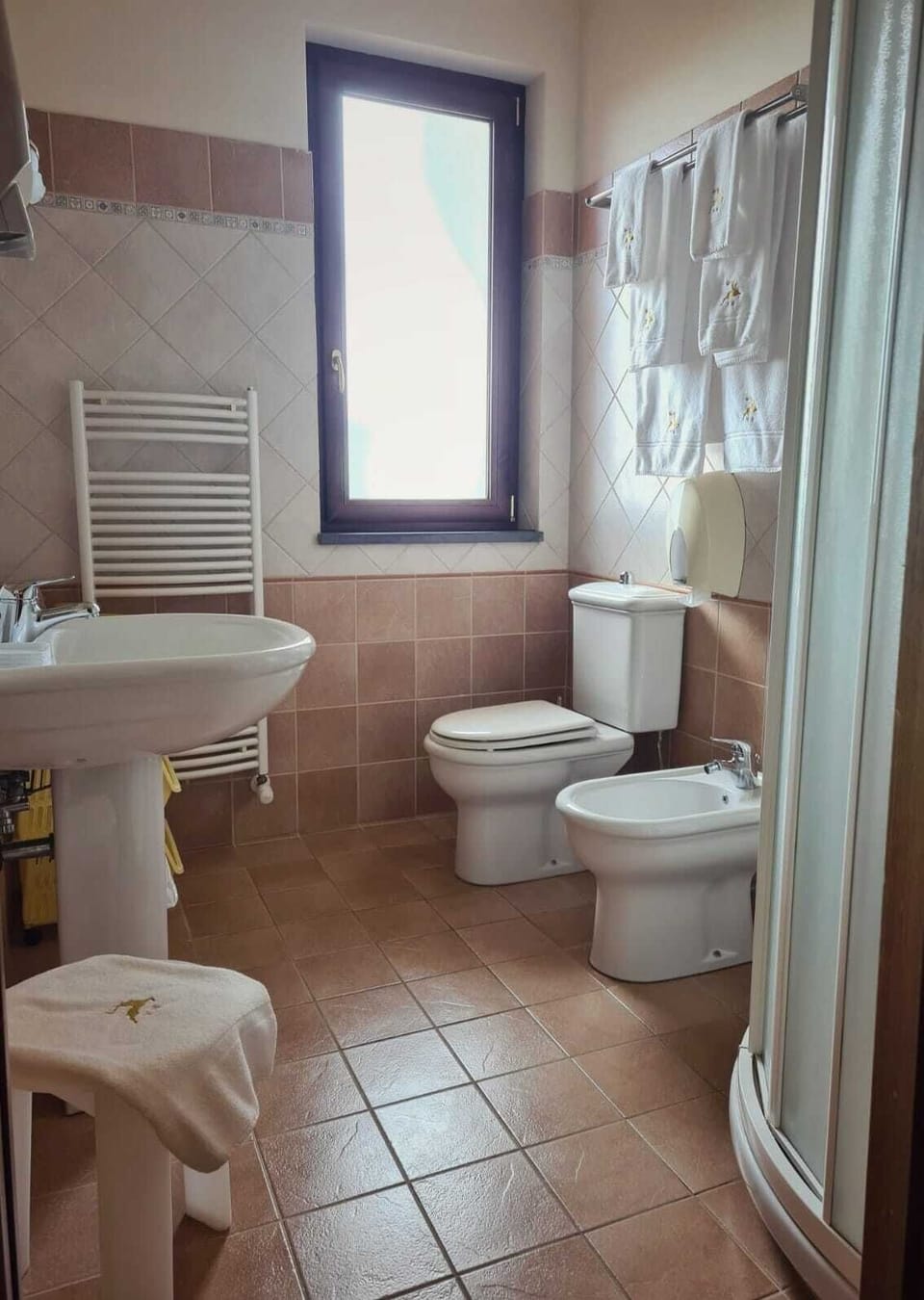Double or Twin Room | Bathroom | Shower, free toiletries, hair dryer, bidet