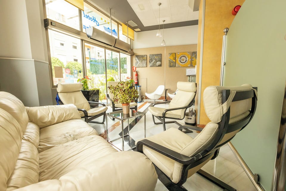 32-inch LED TV with digital channels, TV