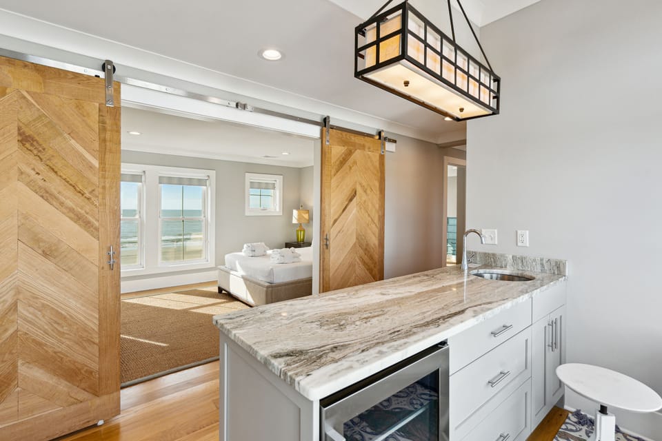3rd Floor Wet Bar