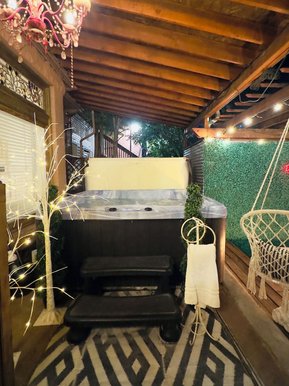 Indoor spa tub