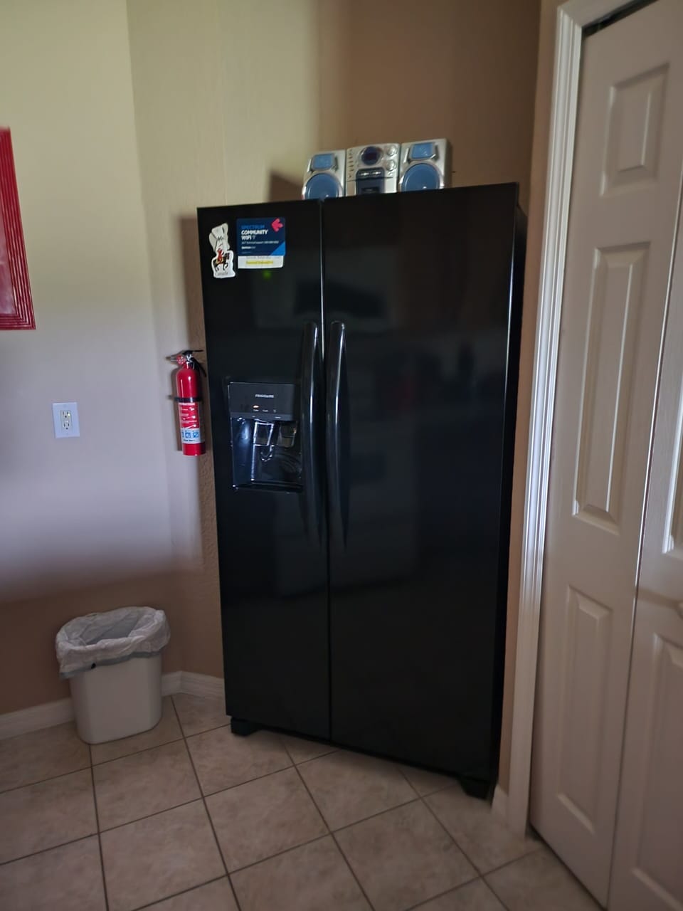 Fridge with ice machine & filtered water