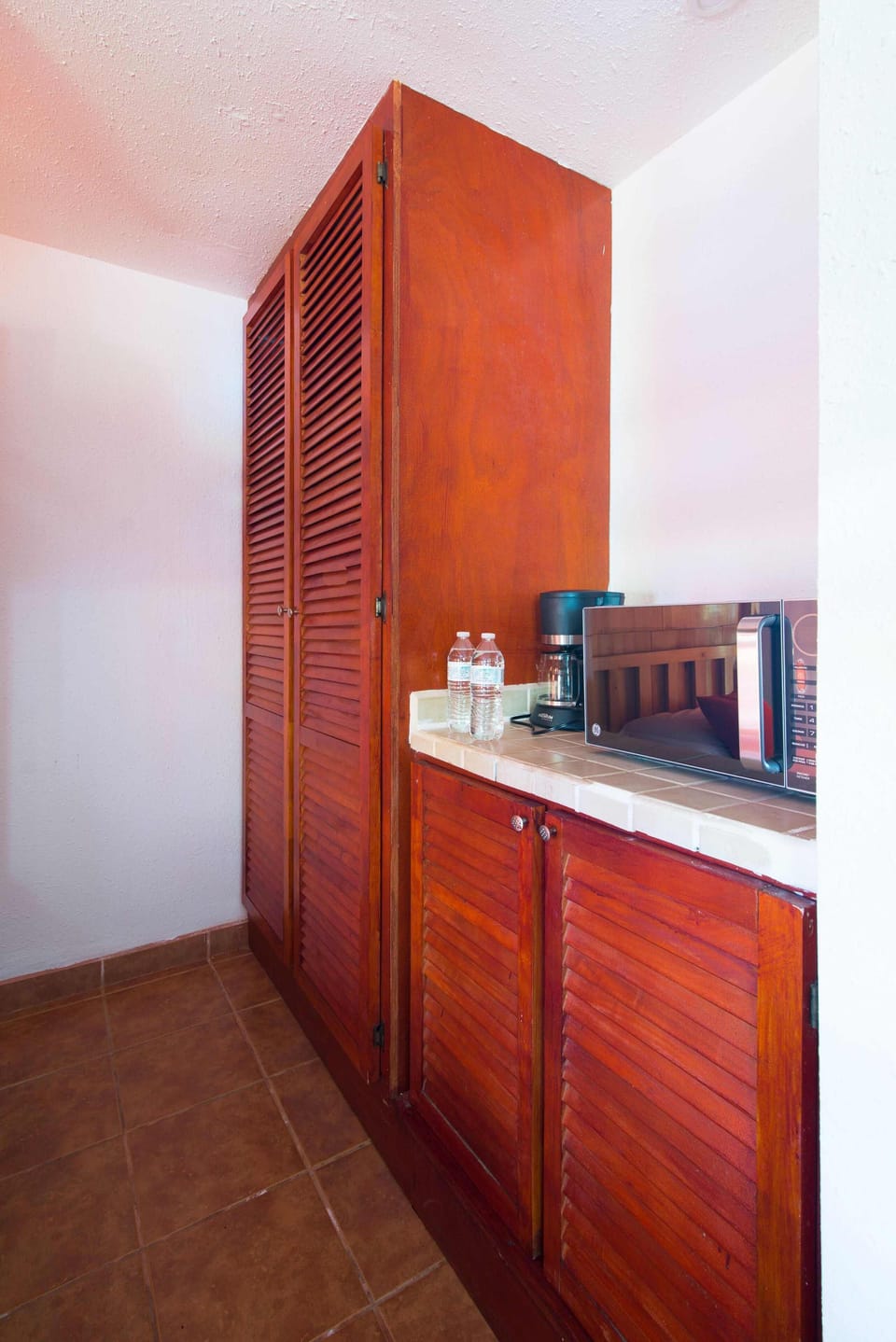 1 Bunk Bed + Two Queen Beds | Individually furnished, free WiFi, bed sheets