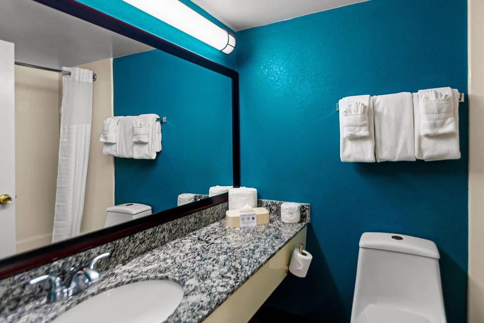 Standard 2 Doubles Non Smoking 1st Floor | Premium bedding, in-room safe, individually decorated
