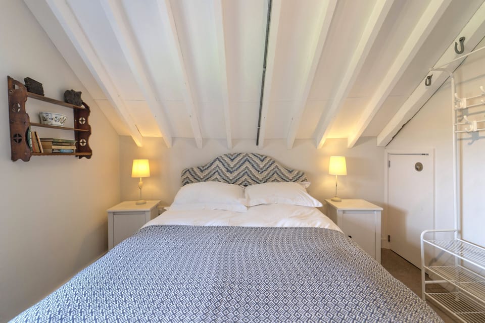 The Buttery, Freston: Comfortable double bed