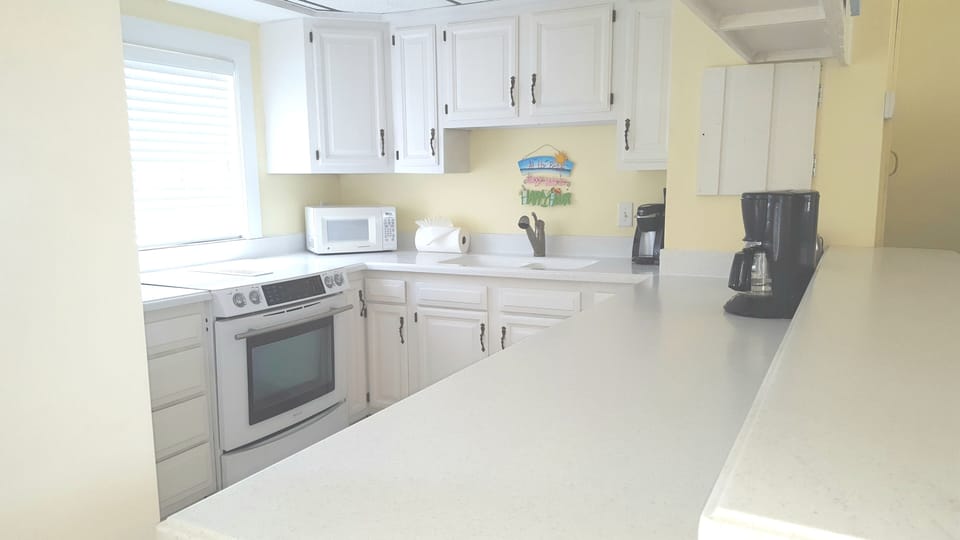 Big kitchen with everything you need 