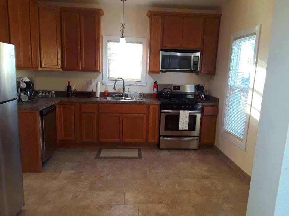 Brand new kitchen with new stainless appliances and completely outfitted 