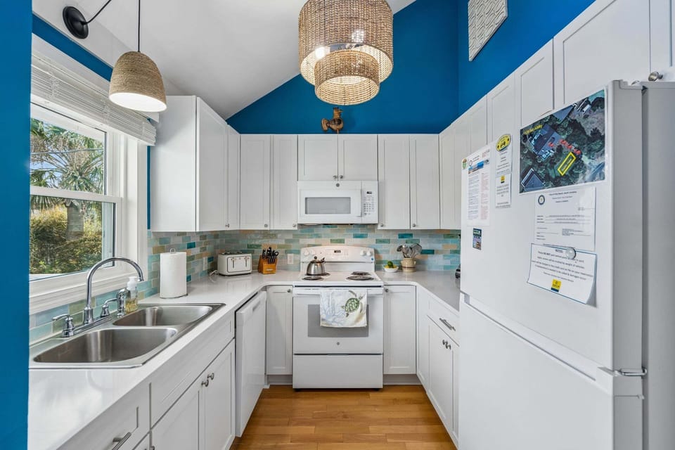 Fully Stocked Kitchen