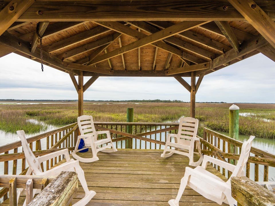 Private Dock on Marsh with Seating