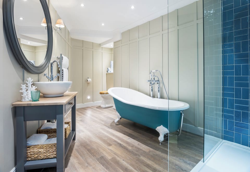 Luxury Suite, 1 King Bed, Balcony, Harbor View | Bathroom | Free toiletries, hair dryer, bathrobes, towels