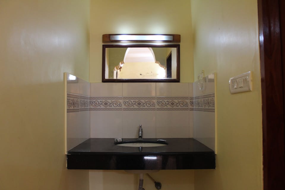 Superior Room, Partial Sea View | Bathroom sink