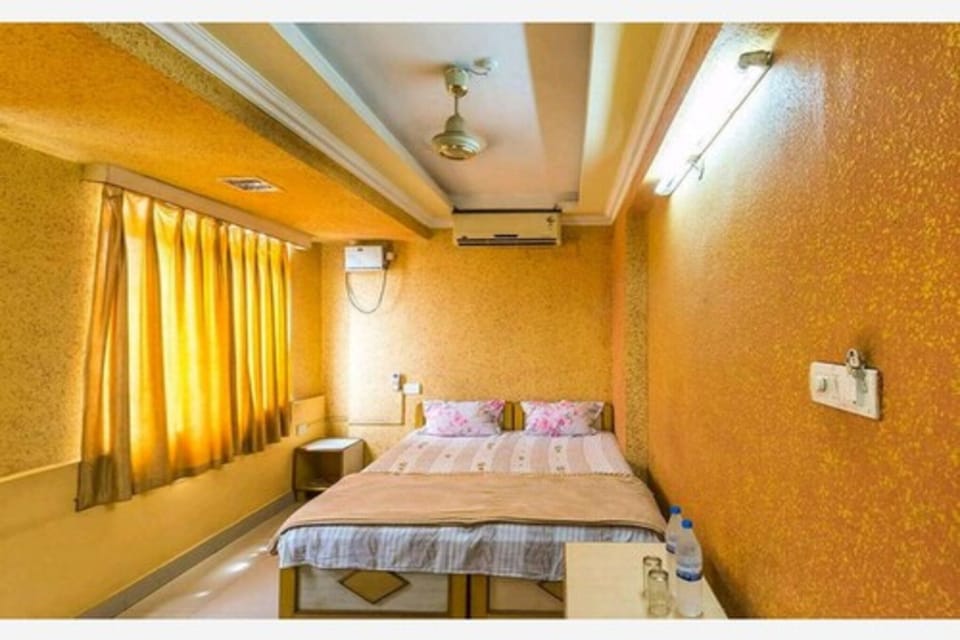 1 bedroom, in-room safe, desk, soundproofing
