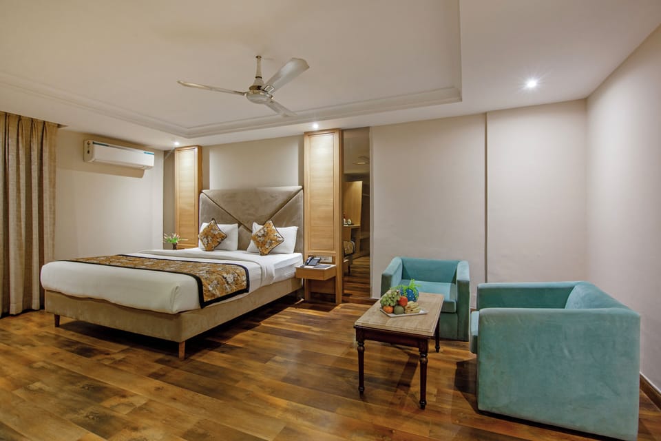 Classic Suite | 2 bedrooms, premium bedding, minibar, in-room safe