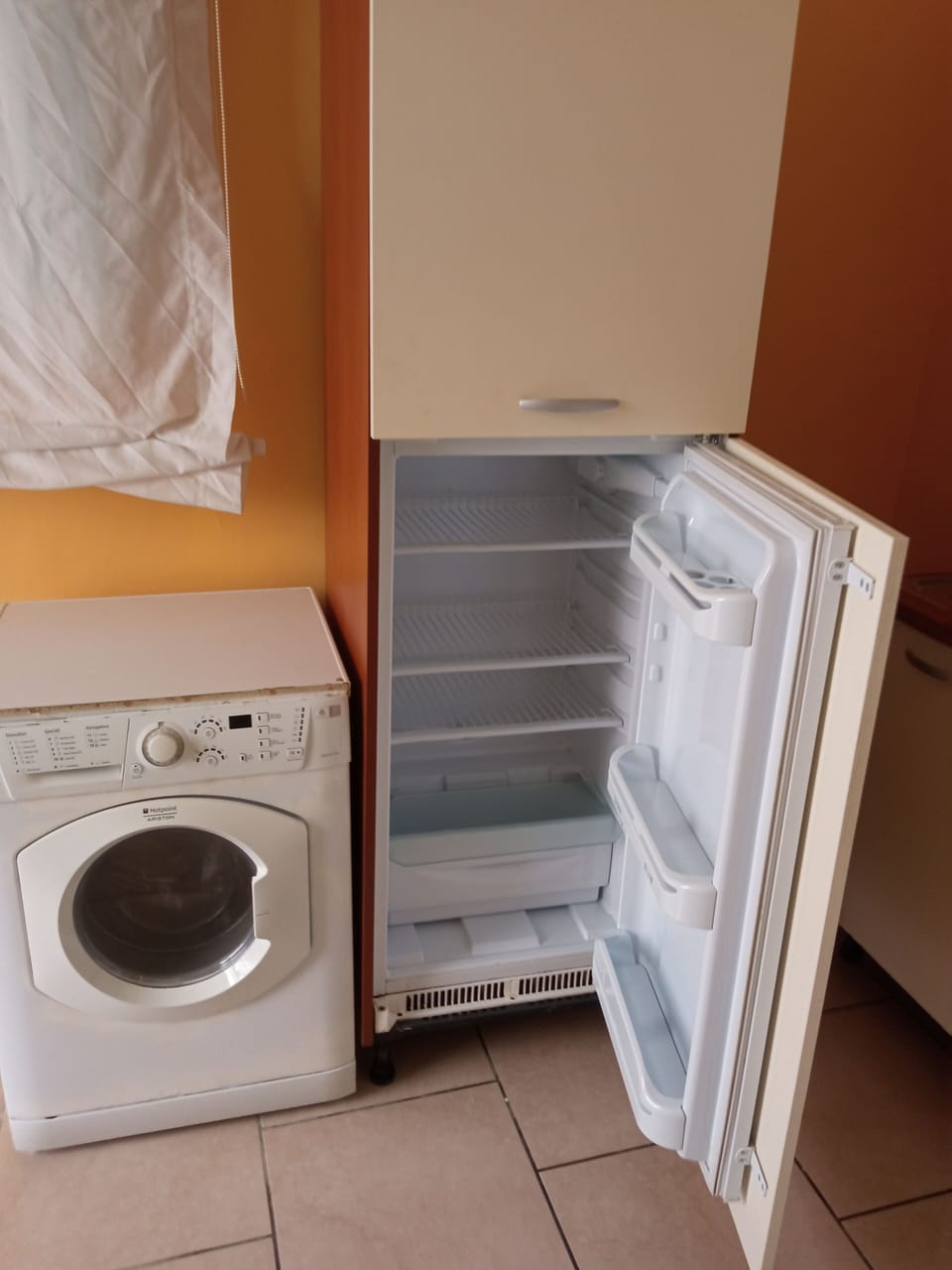 Basic Apartment, Mixed Dorm | Private kitchen | Full-size fridge, oven, stovetop, cookware/dishes/utensils