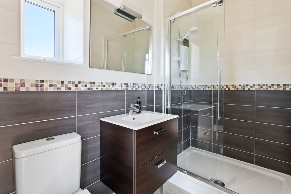 Superior Suite, Balcony | Bathroom | Free toiletries, hair dryer, towels, soap