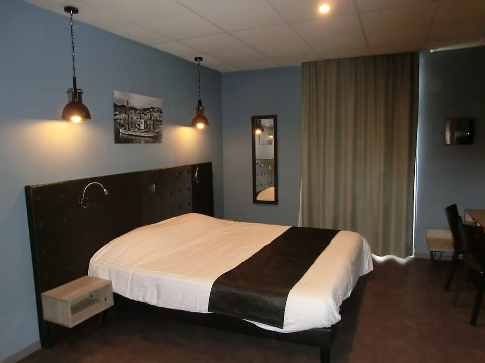 Triple Room, Sea View | Premium bedding, in-room safe, desk, soundproofing