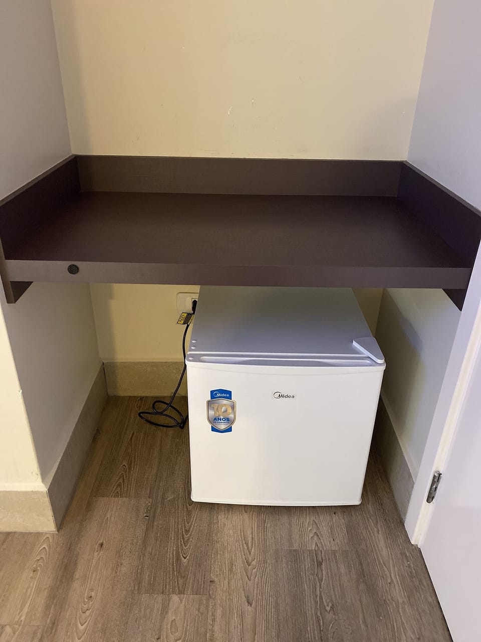 Mini-refrigerator