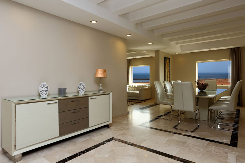 Royal Suite | Minibar, in-room safe, desk, soundproofing
