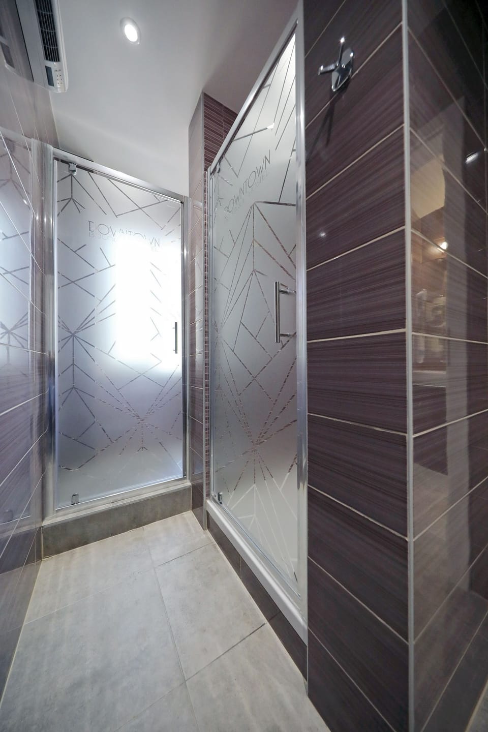 Shared Dormitory, Mixed Dorm, Shared Bathroom (6 beds) | Bathroom | Free toiletries, hair dryer, towels