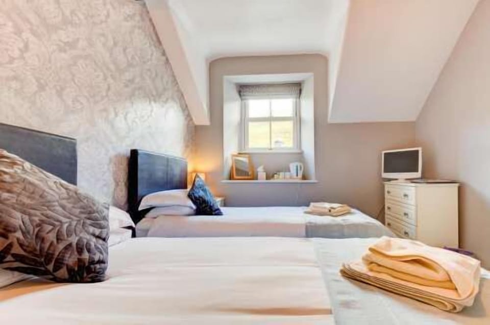 Family Triple Room, Ensuite | Free WiFi