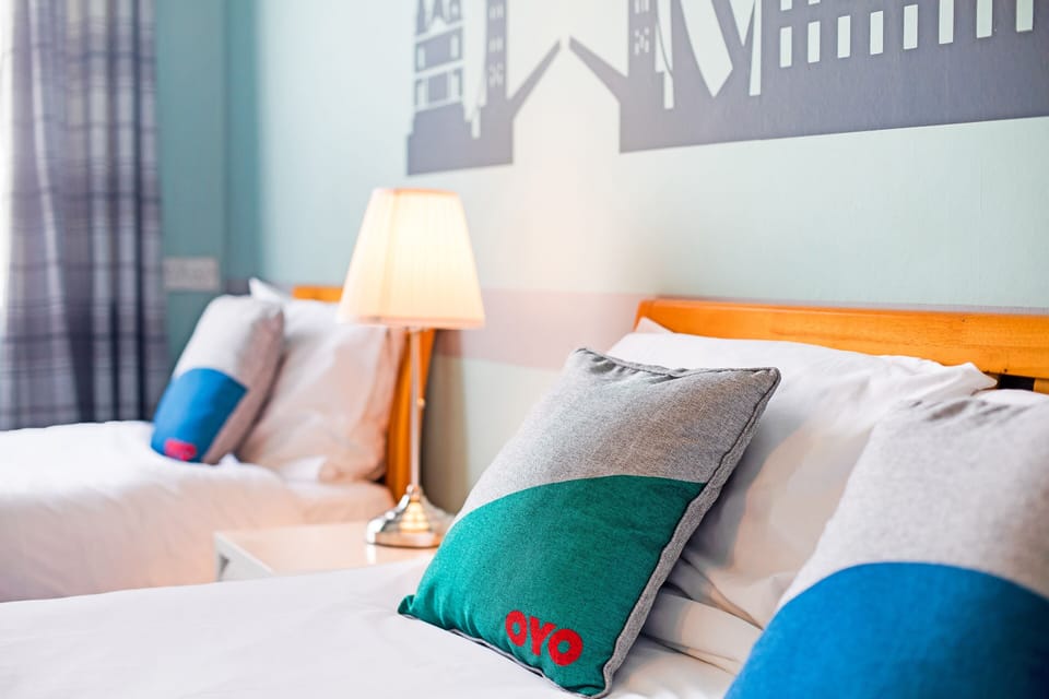 Standard Triple Room, Multiple Beds | Desk, iron/ironing board, free WiFi, bed sheets