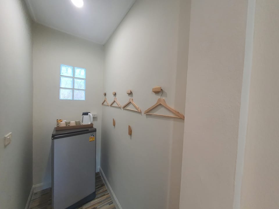 Desk, rollaway beds, free WiFi, bed sheets
