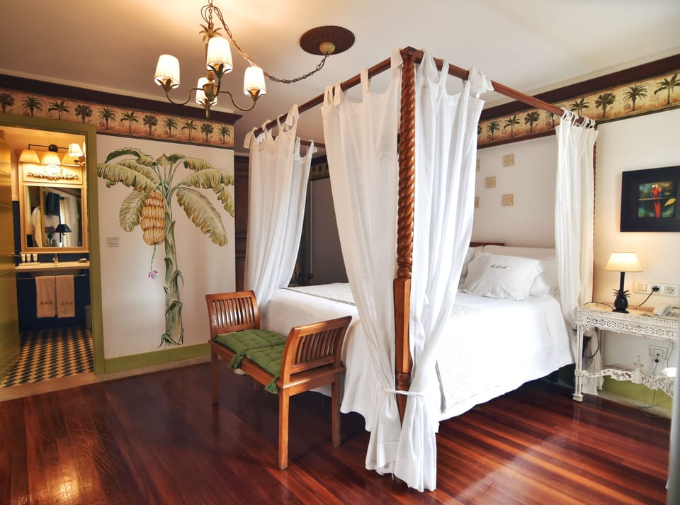 Superior Double Room | In-room safe, desk, soundproofing, free WiFi