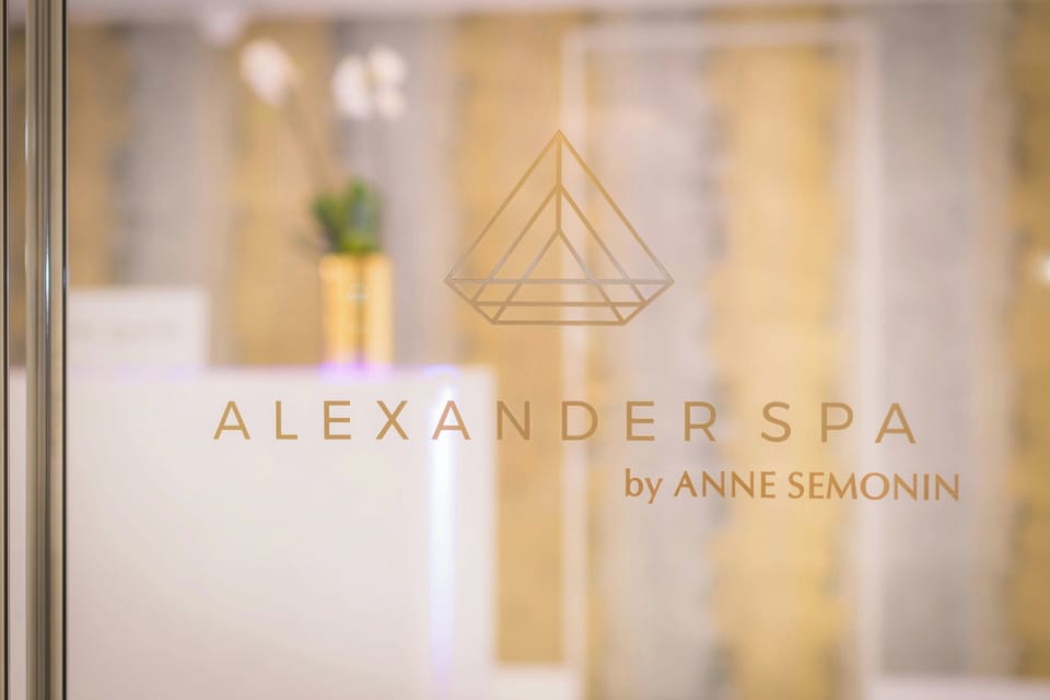 Sauna, steam room, body treatments, body wraps, body scrubs, facials