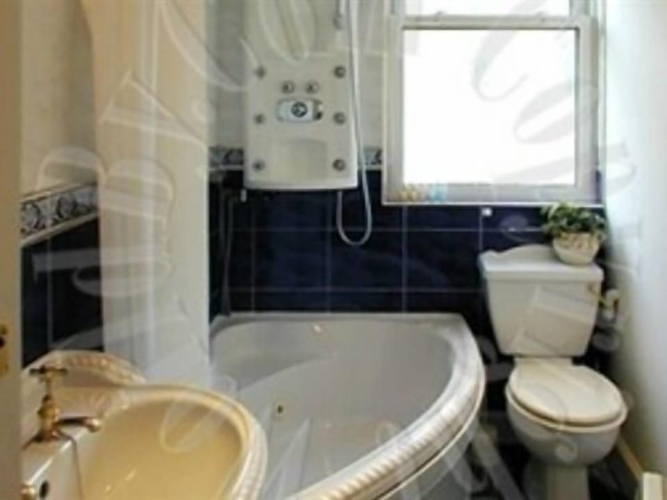 Single Room, Shared Bathroom ((Jacuzzi)) | Bathroom