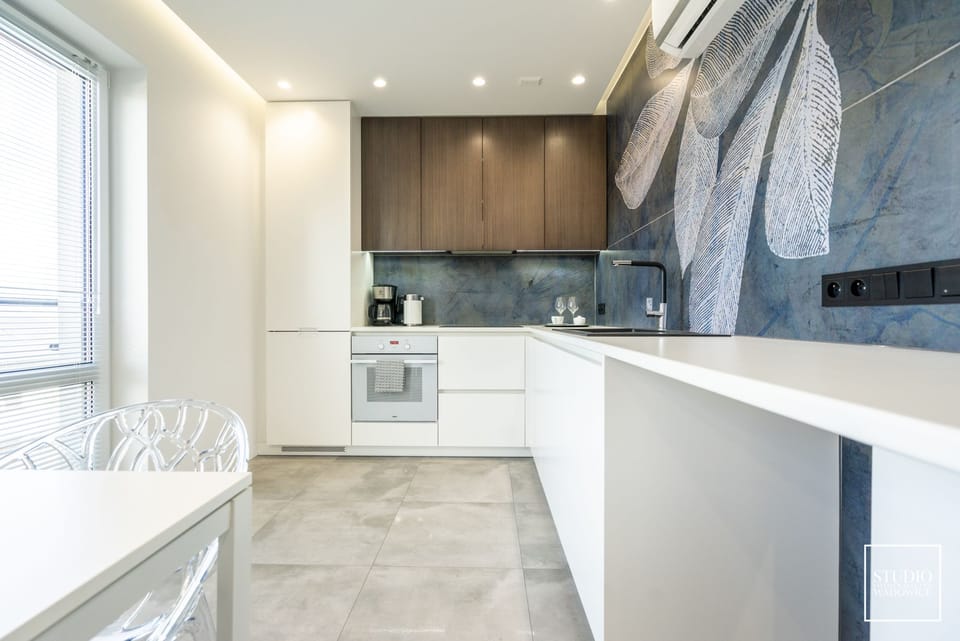 Exclusive Apartment, 3 Bedrooms | Private kitchen | Oven, stovetop, dishwasher, electric kettle