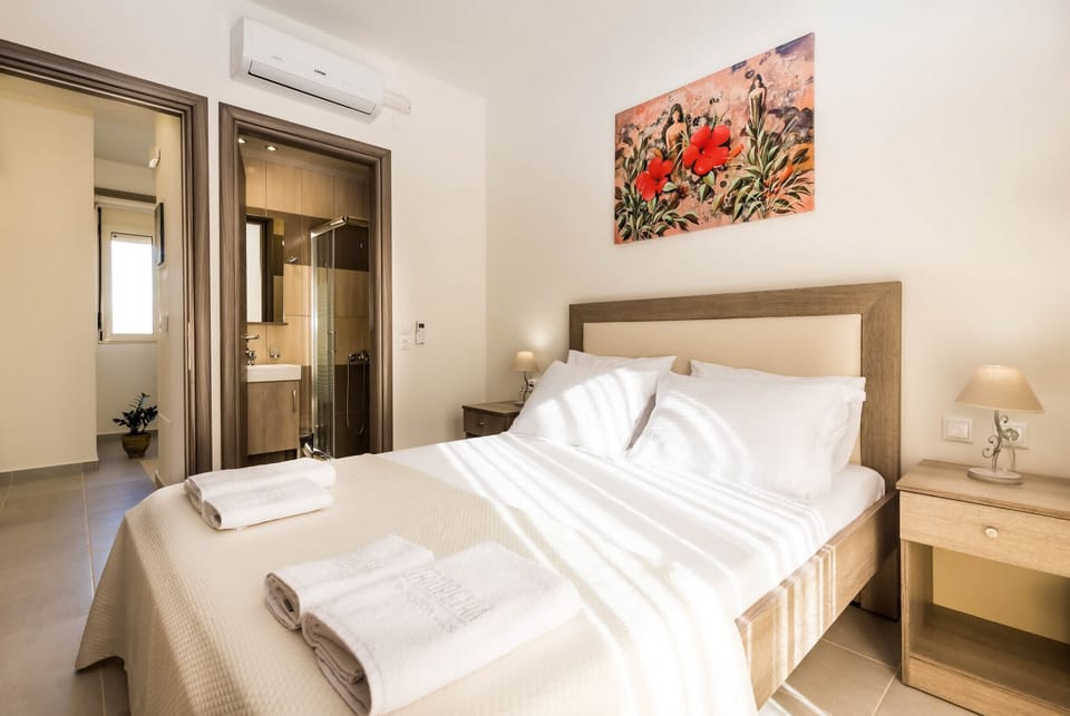 Double bed bedroom