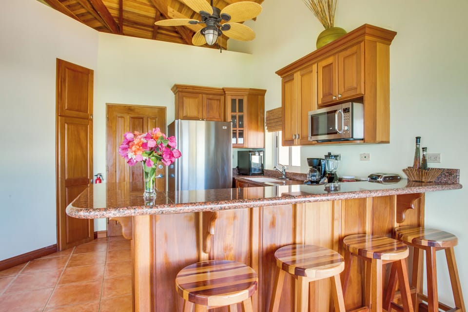 One Bedroom Oceanfront Suite | Private kitchen