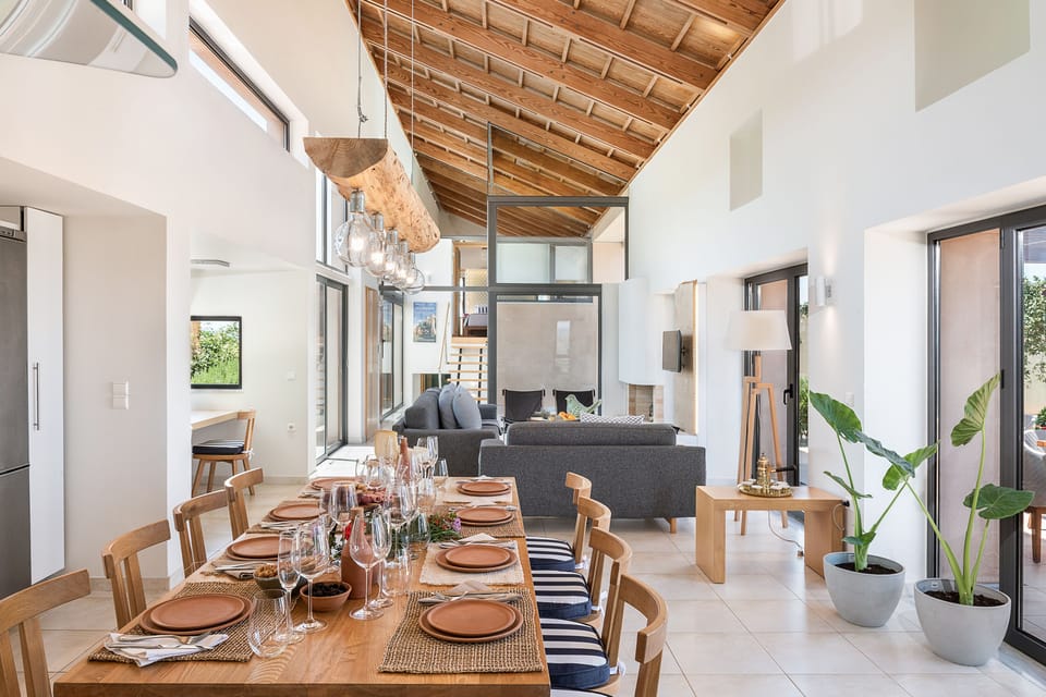 luxury spacious living room