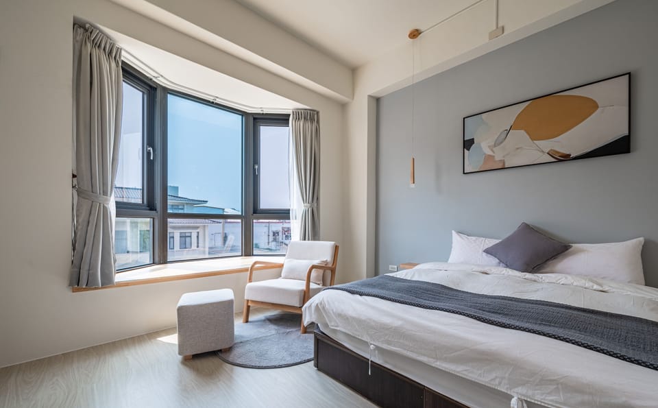 Deluxe Double Room | Desk, free WiFi, bed sheets
