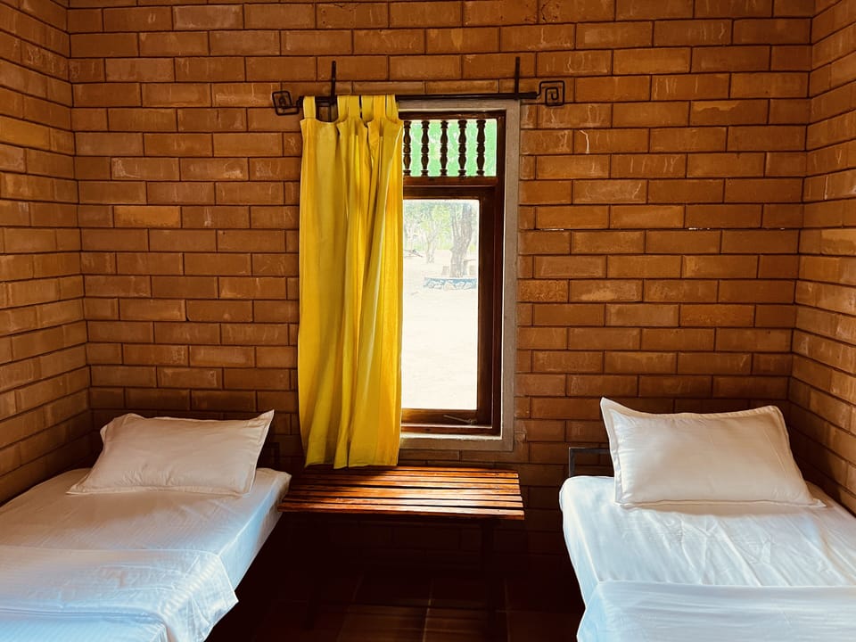 Independent Cottage Den | 1 bedroom, in-room safe, individually decorated, individually furnished