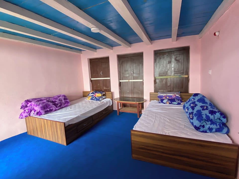 Traditional Room, 6 Bedrooms, Non Smoking, Mountain View | Desk, free WiFi, bed sheets