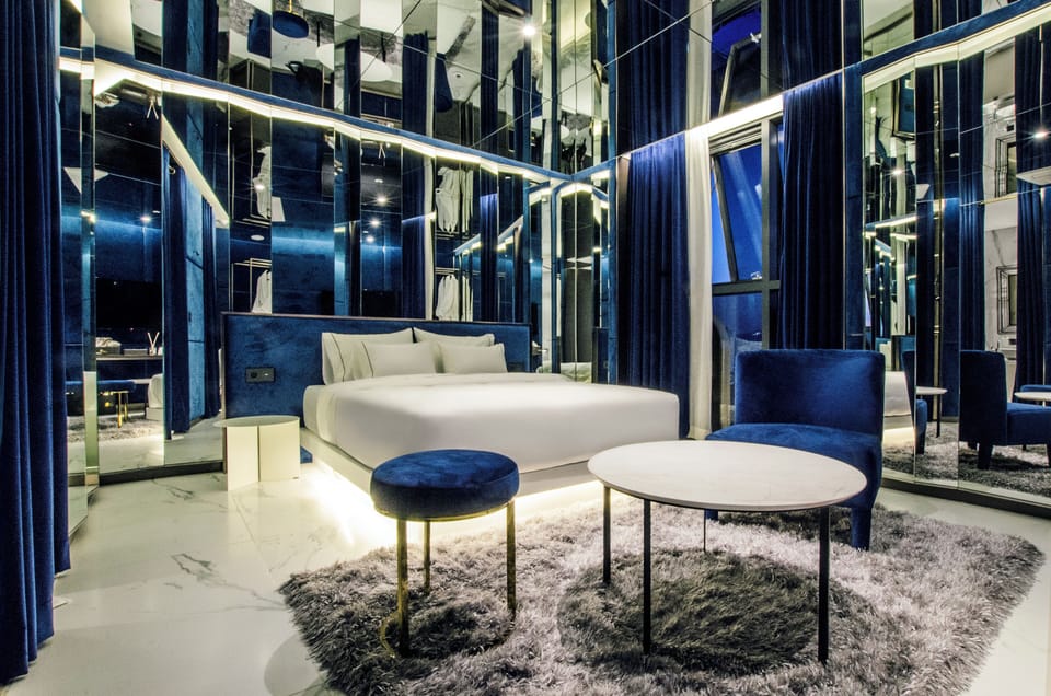 Signature Room | Individually decorated, individually furnished, desk, blackout drapes