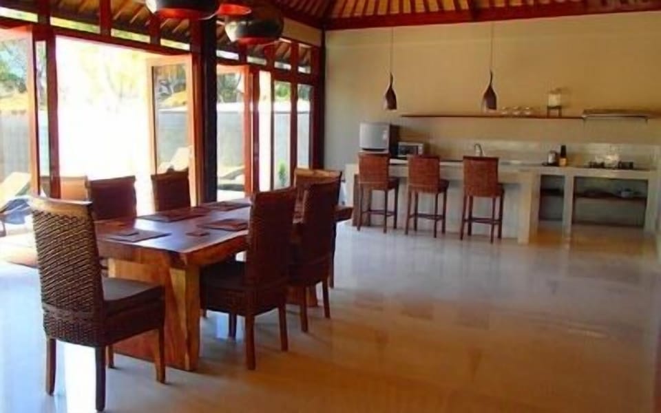 Villa, 2 Bedrooms | In-room dining