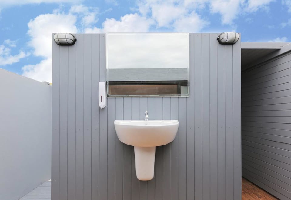 Roof Top Celling High 1.38 m. | Bathroom sink