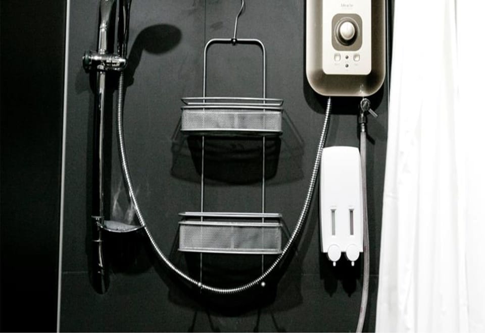 Double Shared Bathroom  | Bathroom shower