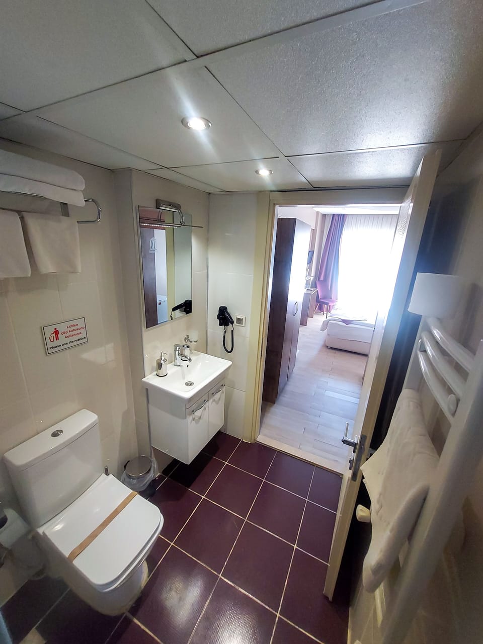 Shower, hair dryer, slippers, bidet