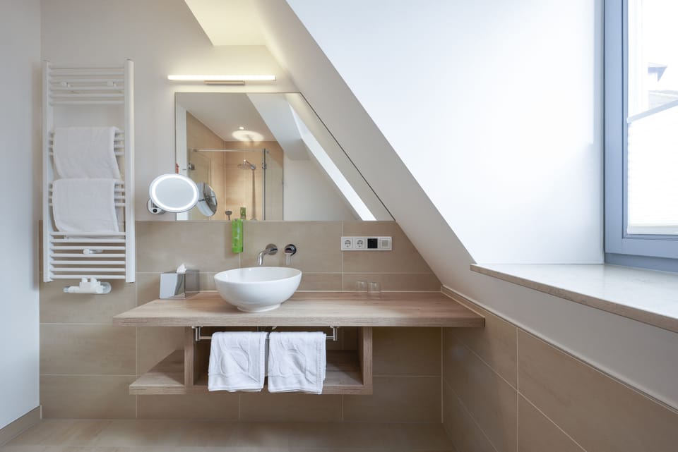 Double Room (attic storey) | Bathroom | Shower, free toiletries, hair dryer, towels