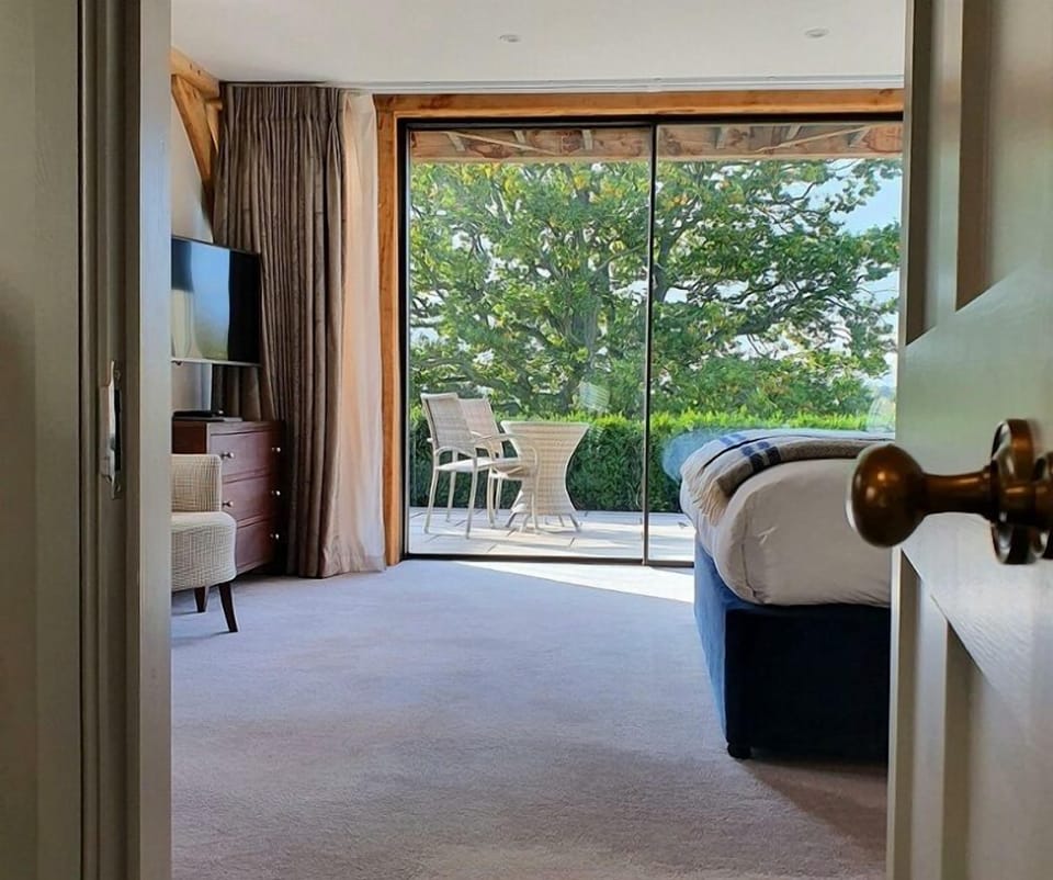 Superior Room, Balcony | In-room safe, desk, iron/ironing board, free WiFi